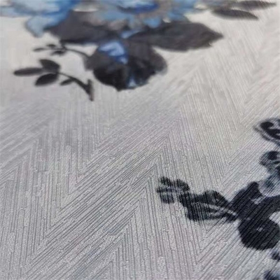 La spina di pesce ha stampato il tessuto 100gsm del vestito delle donne chiffon ed il poliestere